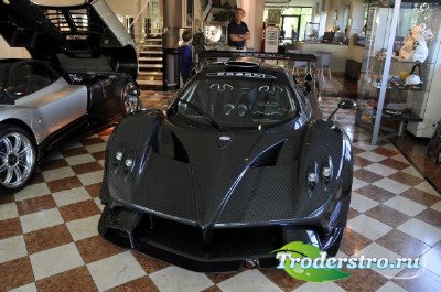   Pagani  Ferrari    