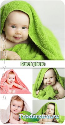   / Kids in the towel - Raster clipart