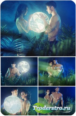       / Romantic couple with the moon in hands - ...
